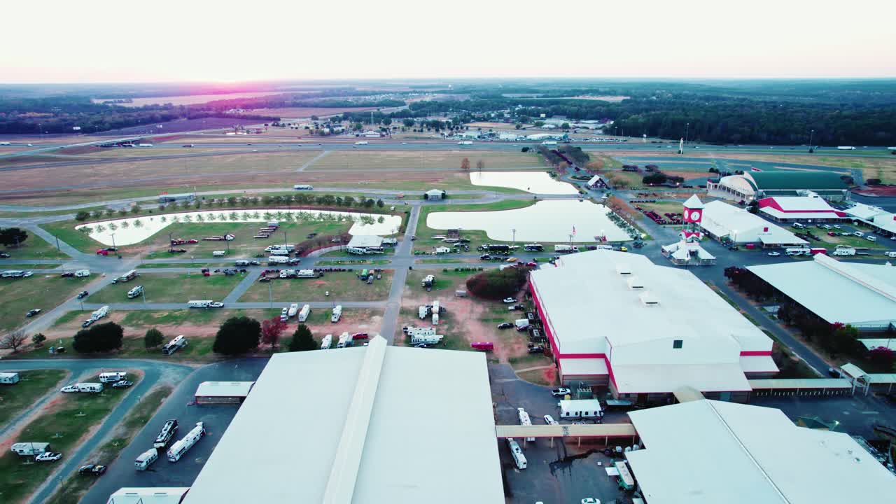 georgia national fairgrounds y centro de agricultura, perdue y reaves arena