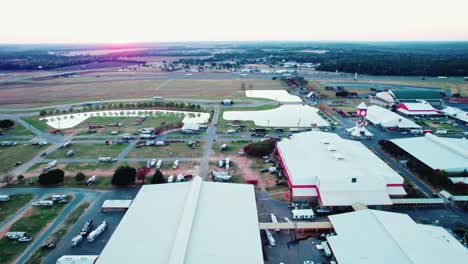 Recinto-Ferial-Nacional-De-Georgia-Y-Centro-Agrícola,-Perdue-Y-Reaves-Arena