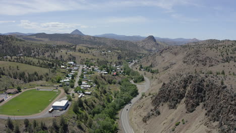 flying into the small town of mitchell in eastern oregon