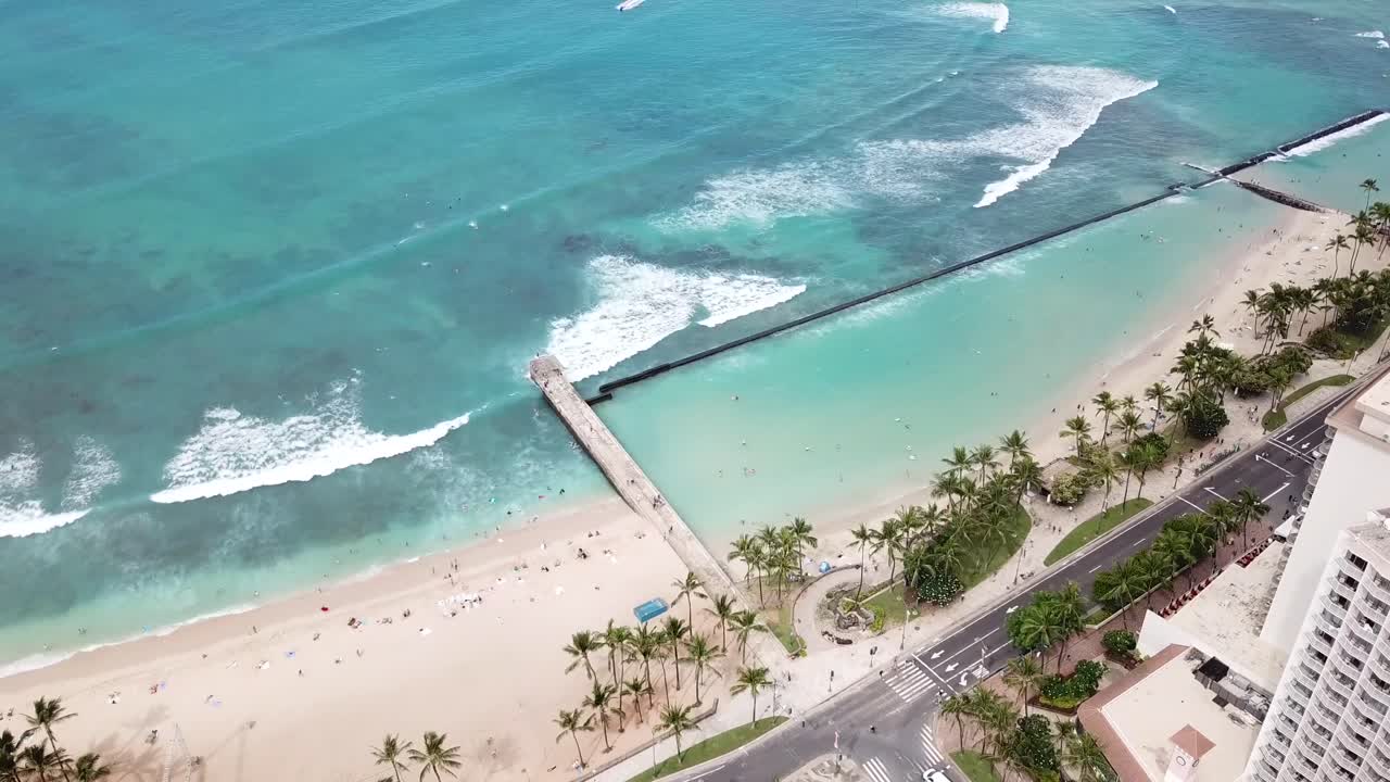 hawaii vista aérea de drones de la playa de waikiki en honolulu