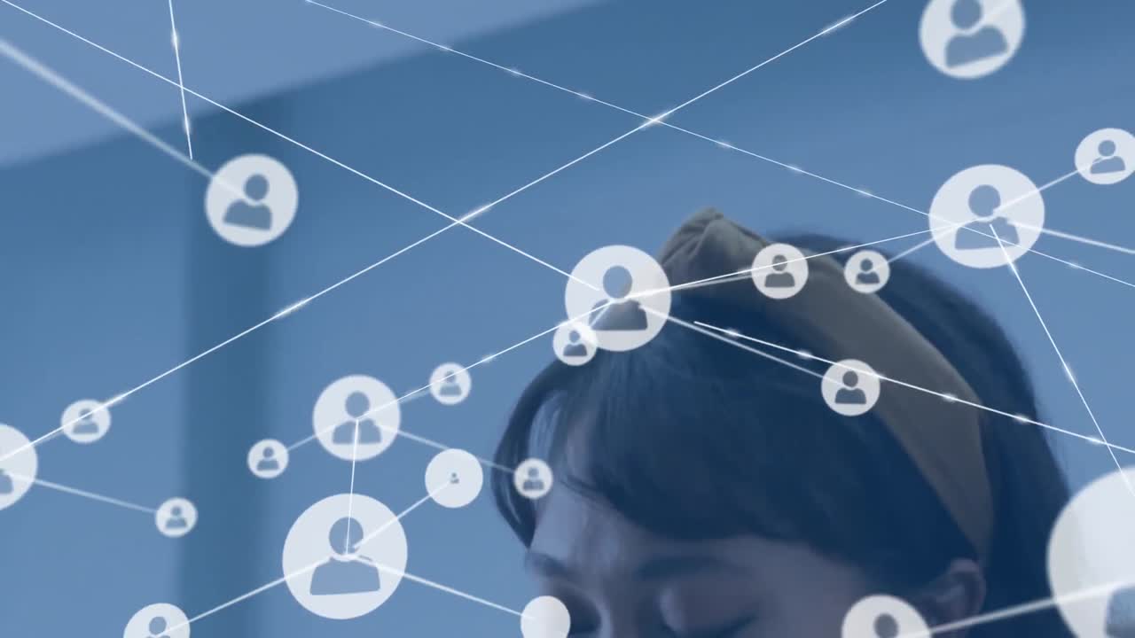 사무실에서 아시아 여성의 클로즈업에 대한 프로필 아이콘 네트워크의 애니메이션