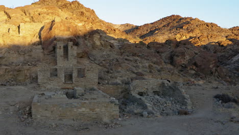 ruinas en red cloud mine, dolly left, arizona, estados unidos