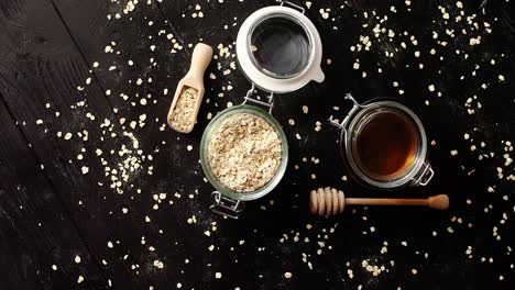 Oat-in-glass-jar-with-honey