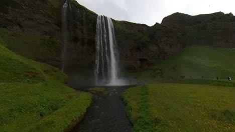 Río-Seljalandsfoss-En-Islandia-Vídeo-4k