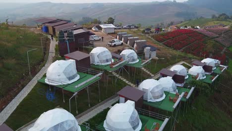 el campamento pa wai ofrece una experiencia única para los amantes de la naturaleza, con paisajes impresionantes y una gama de actividades al aire libre