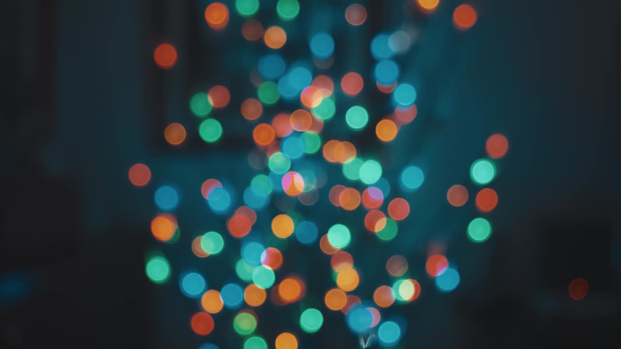 luces, hermoso bokeh en cámara lenta de las luces de colores