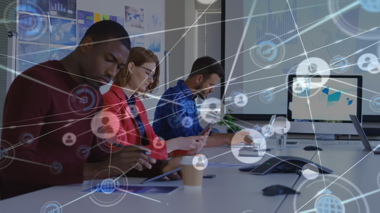 animazione di una rete di connessioni tra diversi imprenditori che lavorano in ufficio