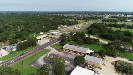 Vuelo-Aéreo-Sobre-La-Ciudad-De-Krugerville-En-Texas