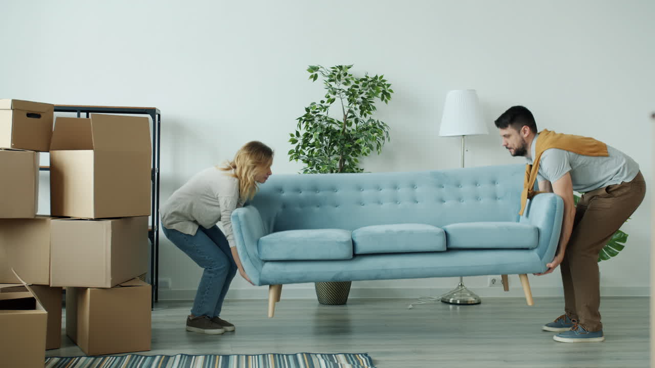 día de mudanza de la pareja