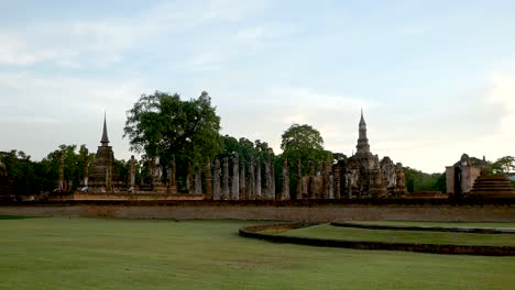 sukhothai old buddism at sukhothai historical park
sukhothai province, thailand
shot on panasonic lumix gh5, panasonic 12-35 f2