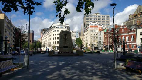 cenotafio memorial de guerra a las tropas caídas durante las guerras mundiales en el centro de la ciudad de bristol