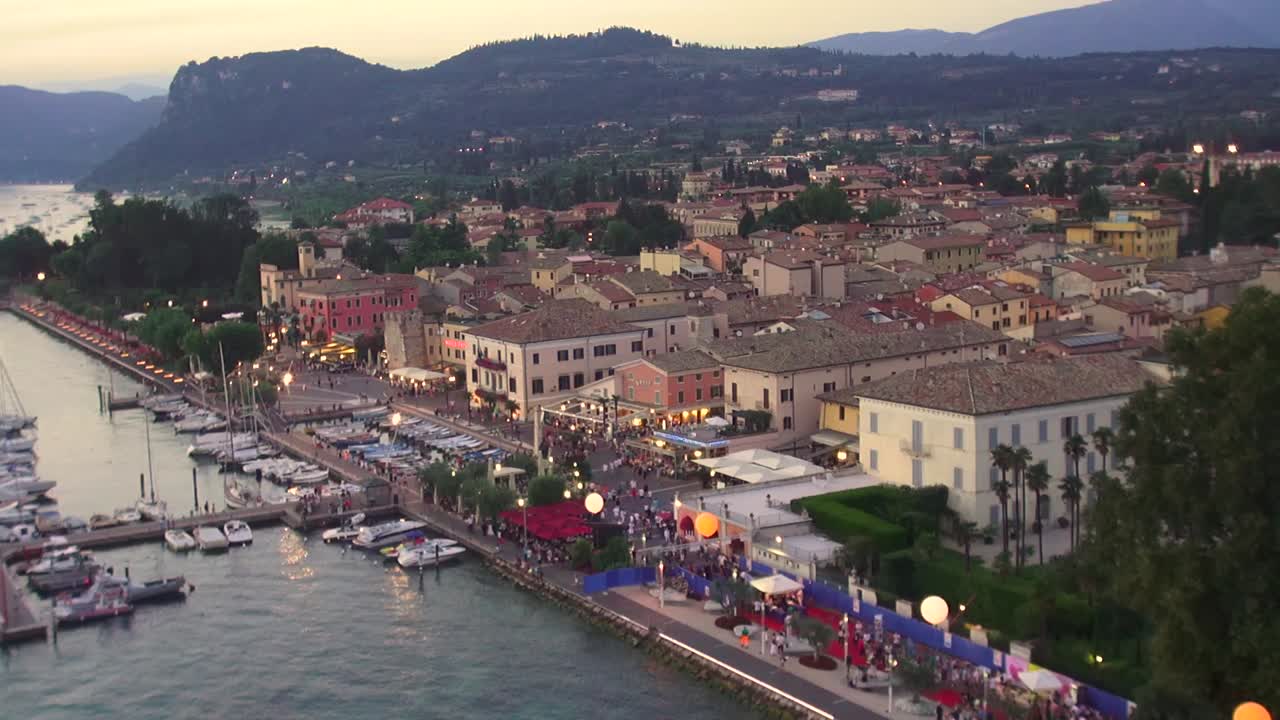 bardolino, disparo de drone en el lago de garda