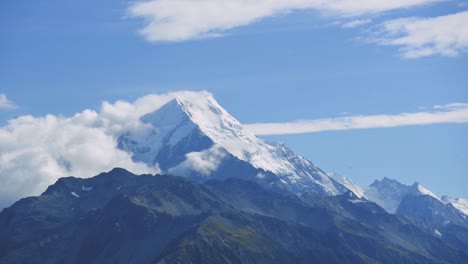 Eisbedeckter-Gipfel-Des-Mount-Cook