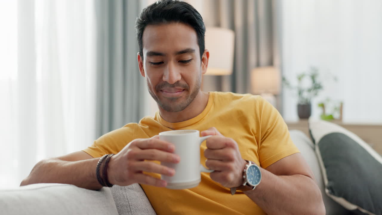 아시아인, 커피 또는 새