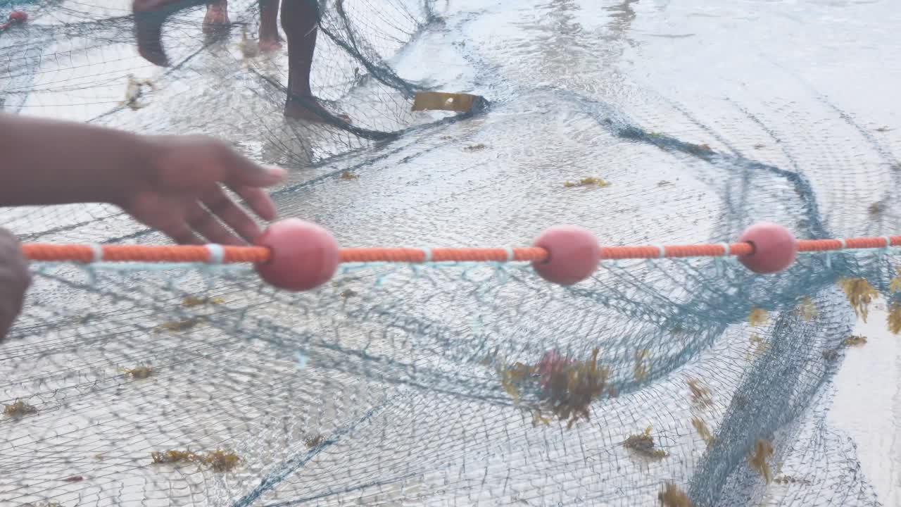 pesca artesanal en la costa