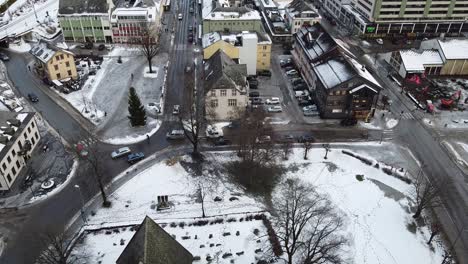 Voss-Chursch-Vangskyrkja-Aus-Dem-Mittelalter-Luft-Von-Oben-Nach-Unten-Enthüllt-Kirche-Im-Stadtzentrum