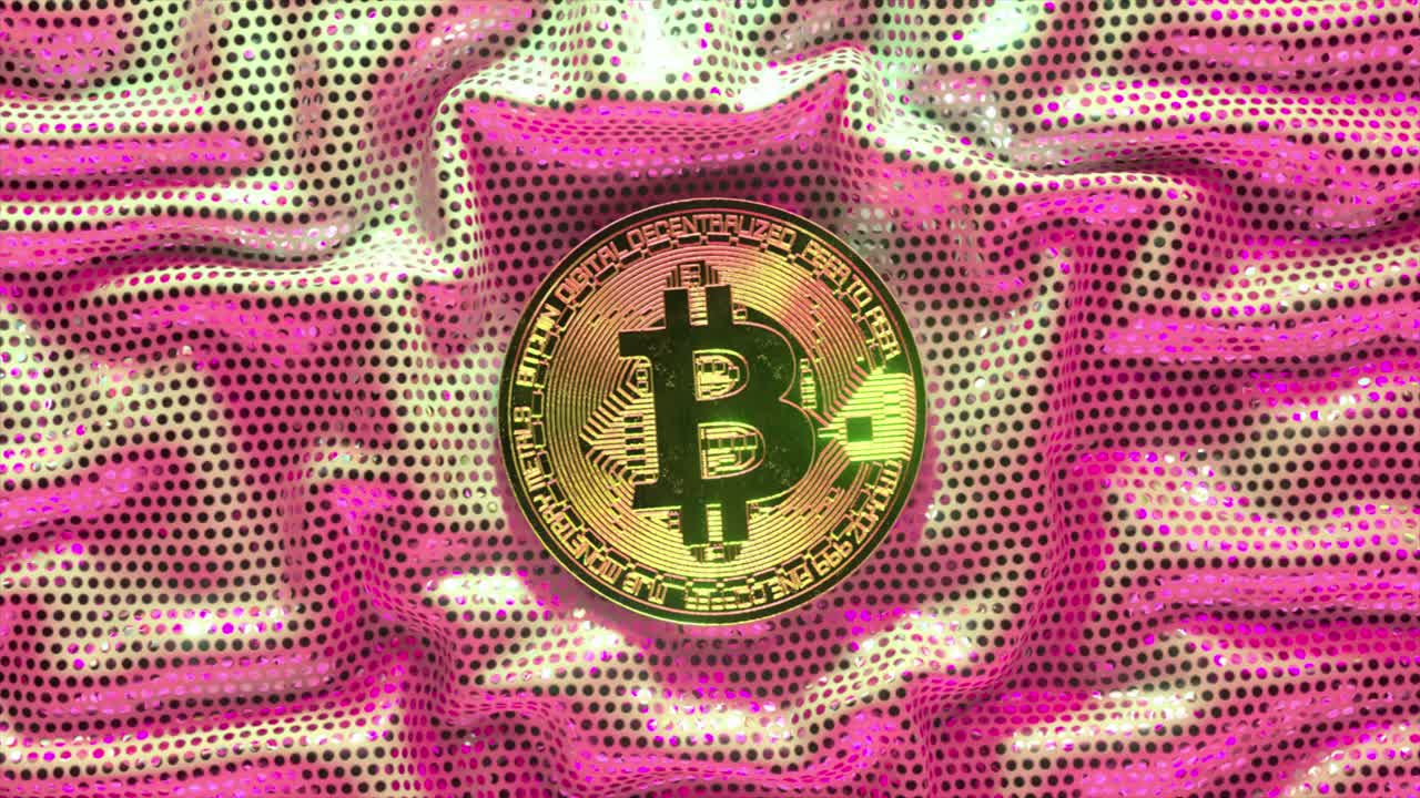 bitcoin envuelto en una tela rosada