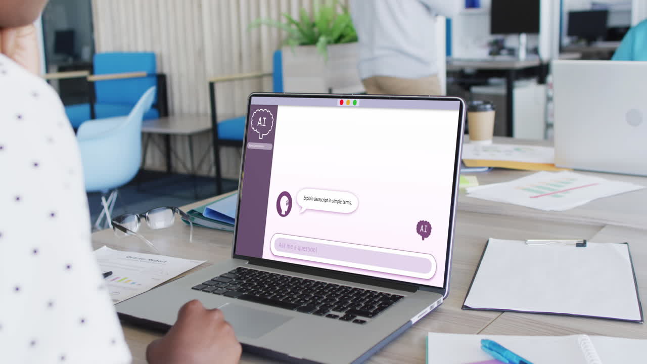 composición de una mujer de negocios afroamericana usando una computadora portátil con chat de ai en la pantalla.
