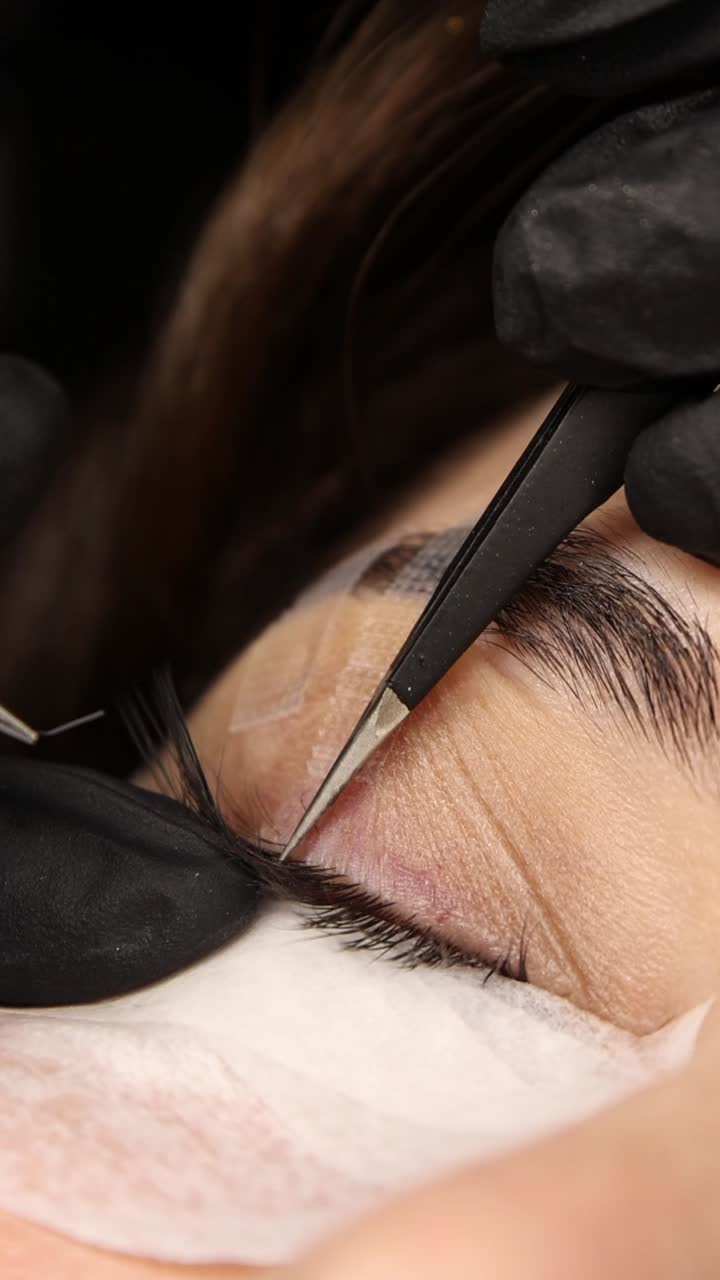 Eyelash Extensions Application