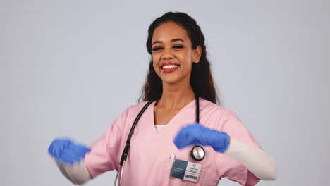 Medical-nurse,-heart-hands