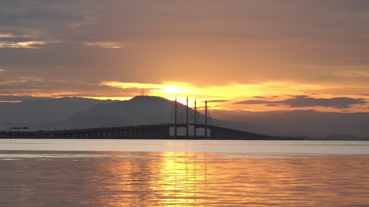 페 ⁇  다리에서 해가 뜨는 아침.