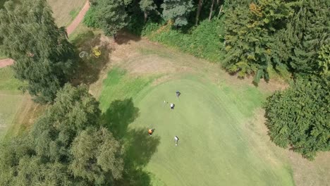 Golfplatz-Vorbeiflug,-Flyover-Putting