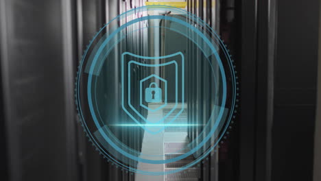 animación del icono del escudo y procesamiento de datos digitales a través de servidores informáticos