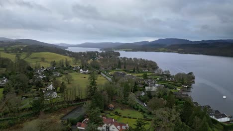 溫德米爾 (windermere) 和英國波恩斯湖區 (bowness lake district) 的空中景觀