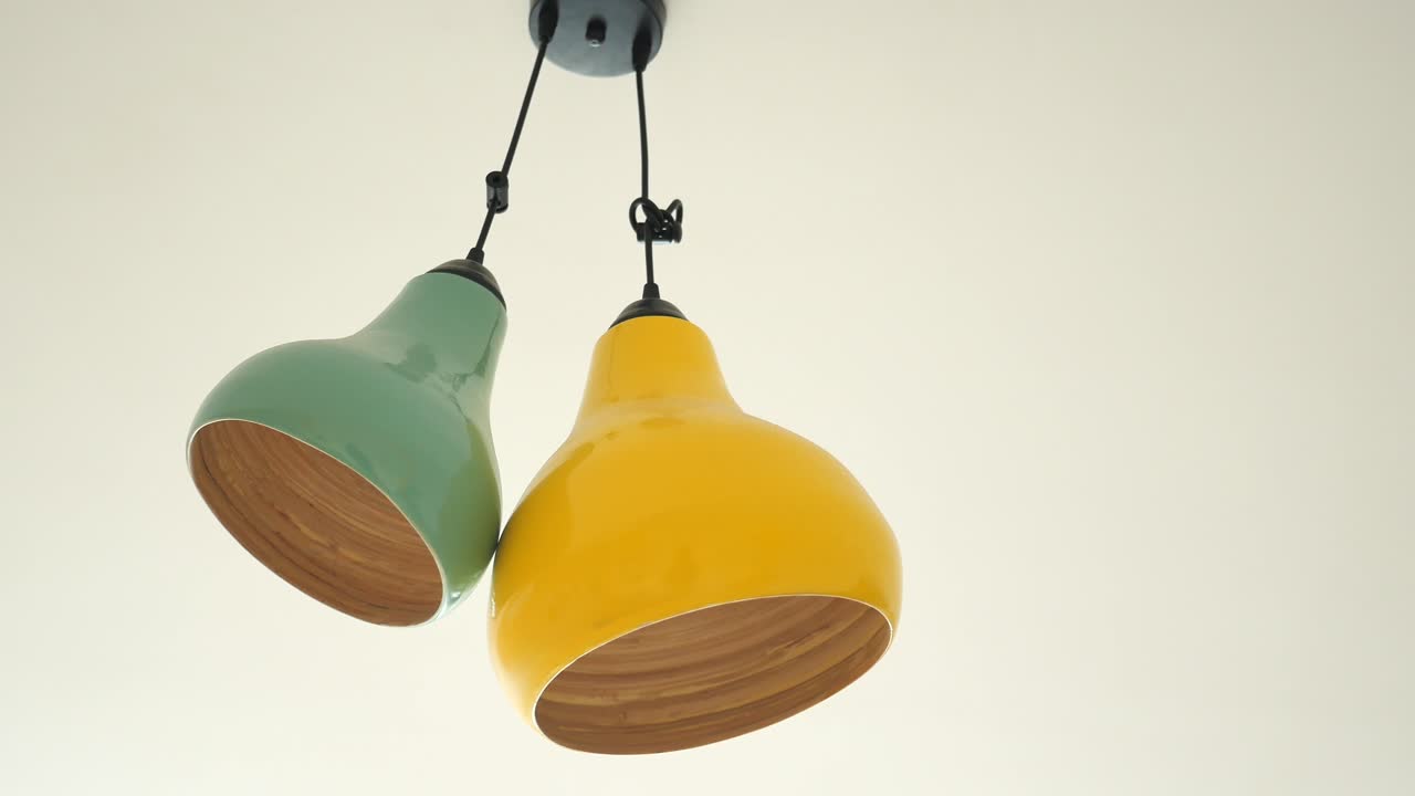 다채로운 펜던트 램프