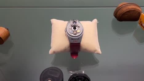 Miniatur-Spionagekamera-Im-Armbanduhr-Stil,-Antike-Kamera
