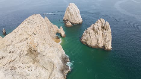 Aerial:-arc-shot-of-El-Arco-in-Cabo-San-Lucas,-Baja-California-Sur-Mexico