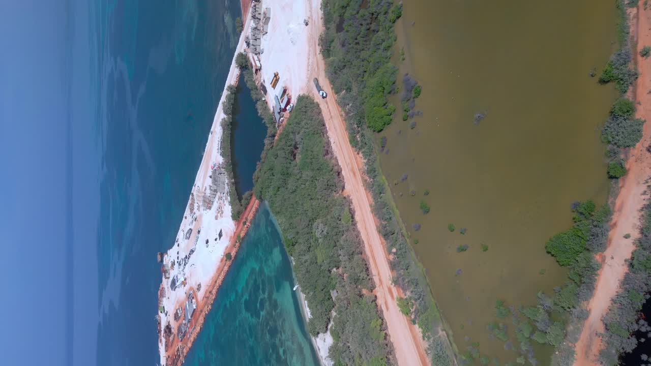 도미니카 공화국 의 페데르날레스 에 있는 카보 로호 항구 의 건설