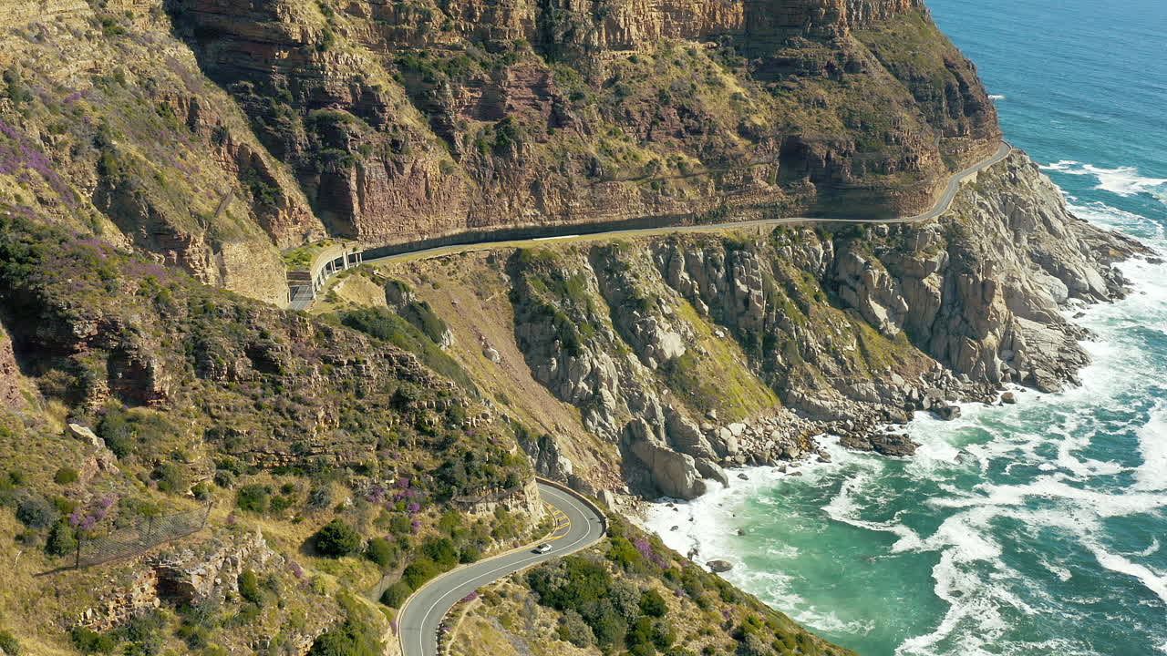 가끔은 혼자 긴 운전만 필요하죠.