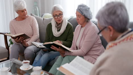 Senior-group,-bible-study-and-friends-with-faith