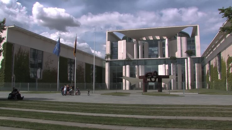 Campo lungo del Bundeskanzleramt a Berlino, Germania
