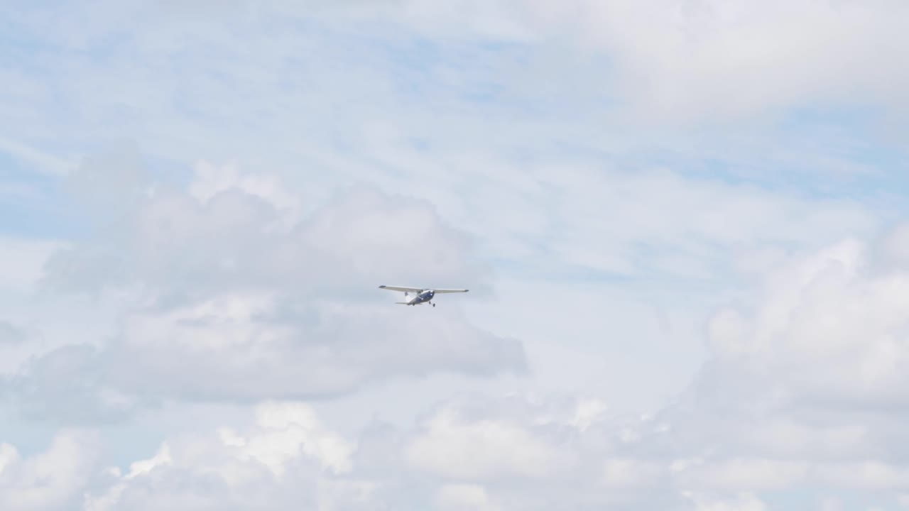 공항 에서 이륙 한 직후 에 비행기