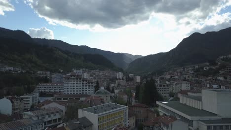 Ciudad-En-La-Montaña,-Devin,-Bulgaria