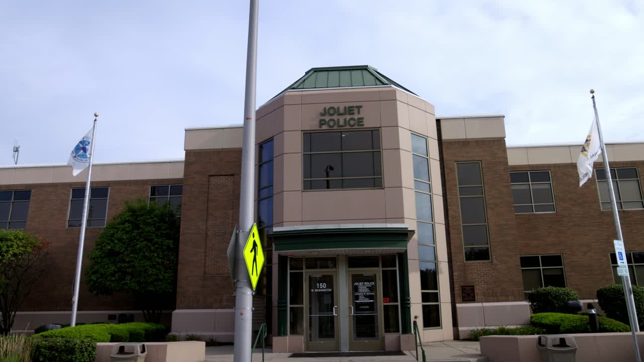 조리 ⁇ , 일리노이 경찰서  ⁇ 발 비디오로 앞으로 걸어