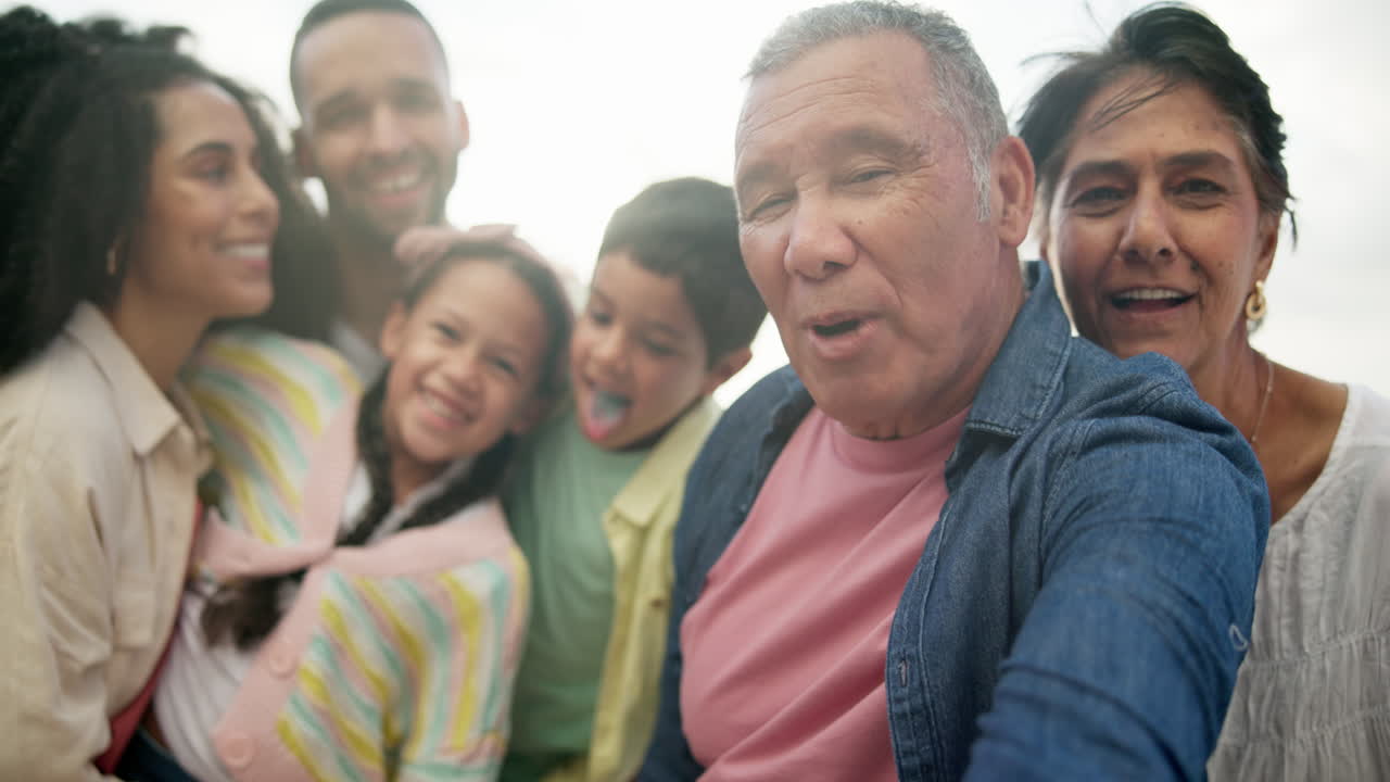 행복한 다세대 가족 초상화