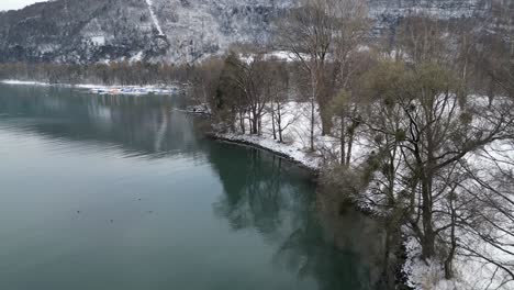 Walensee-Schweiz-Schöner-See-Am-Fuße-Des-Berges