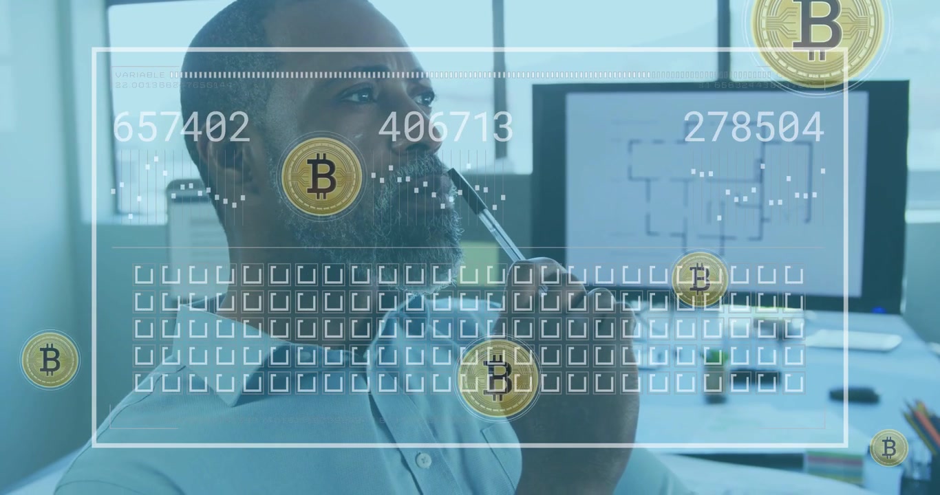 Uomo che tiene una penna alla bocca, con un HUD che appare e anima monete Bitcoin seguendo le sovrapposizioni HUD.