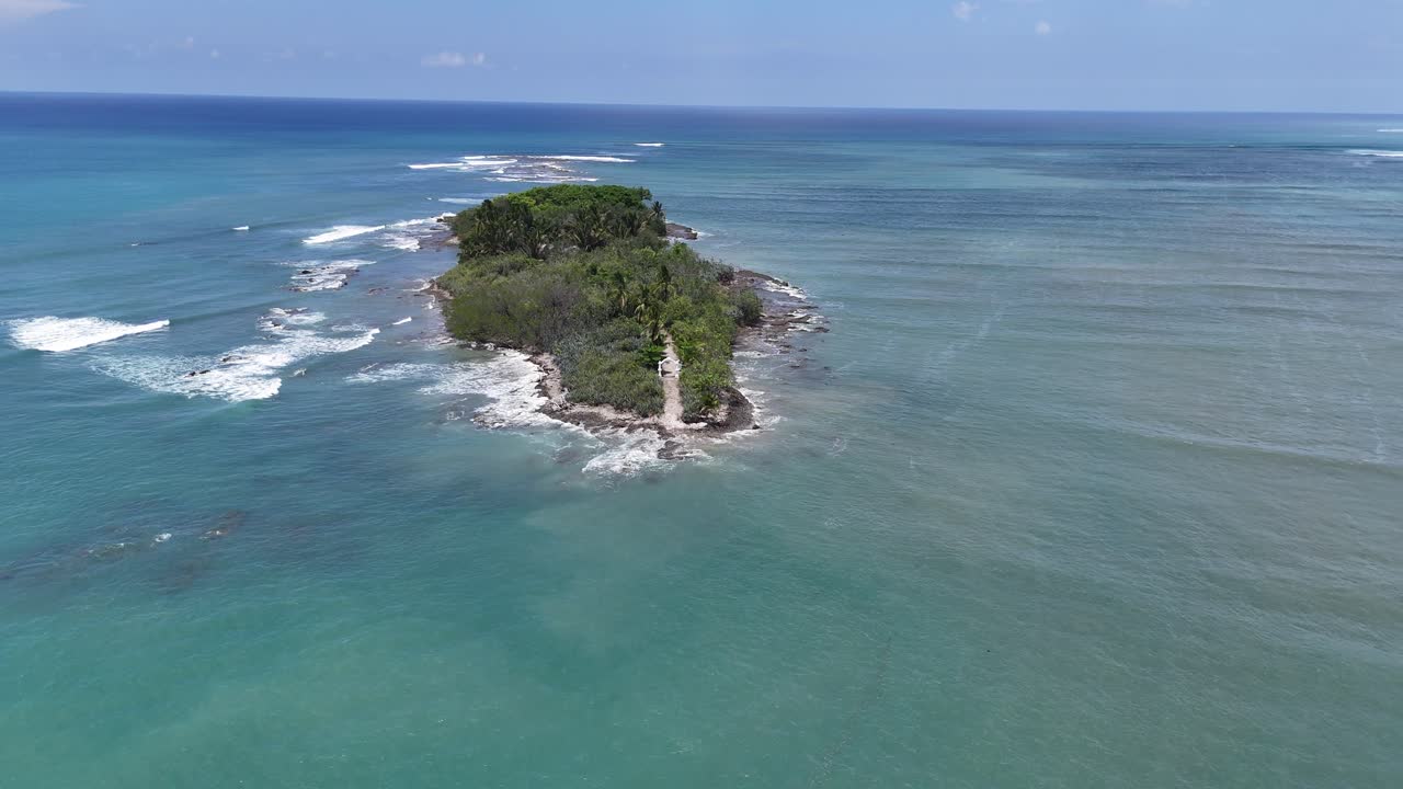 Aerial images of nature and mountains,isla, cementerio, Costa Rica, Cobano, Puntarenas