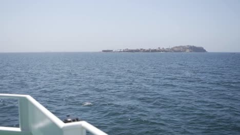 Disparar-Desde-La-Escena-Del-Barco-De-La-Isla-De-Goree-En-Senegal