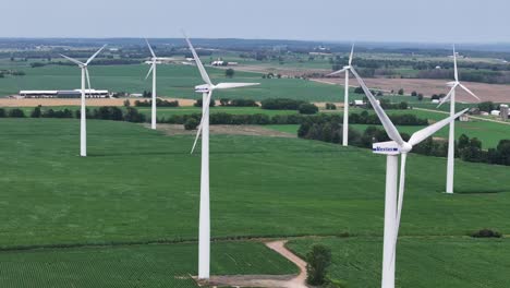 Wind-Turbines-in-Northeast-Wisconsin-turn-in-the-wind-producing-electricity