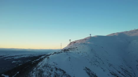 Tiro-De-Drone-De-Estación-De-Esquí-En-Suecia