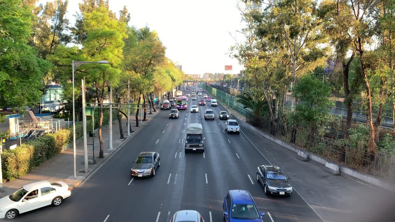 Mexico City is one of the largest cities in the world, with one of the largest agglomerations of cars in the planet, so videos of transportation in this city are a must for content creators.