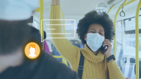 animación del icono de las redes sociales con burbuja de habla sobre una mujer afroamericana que usa un teléfono inteligente