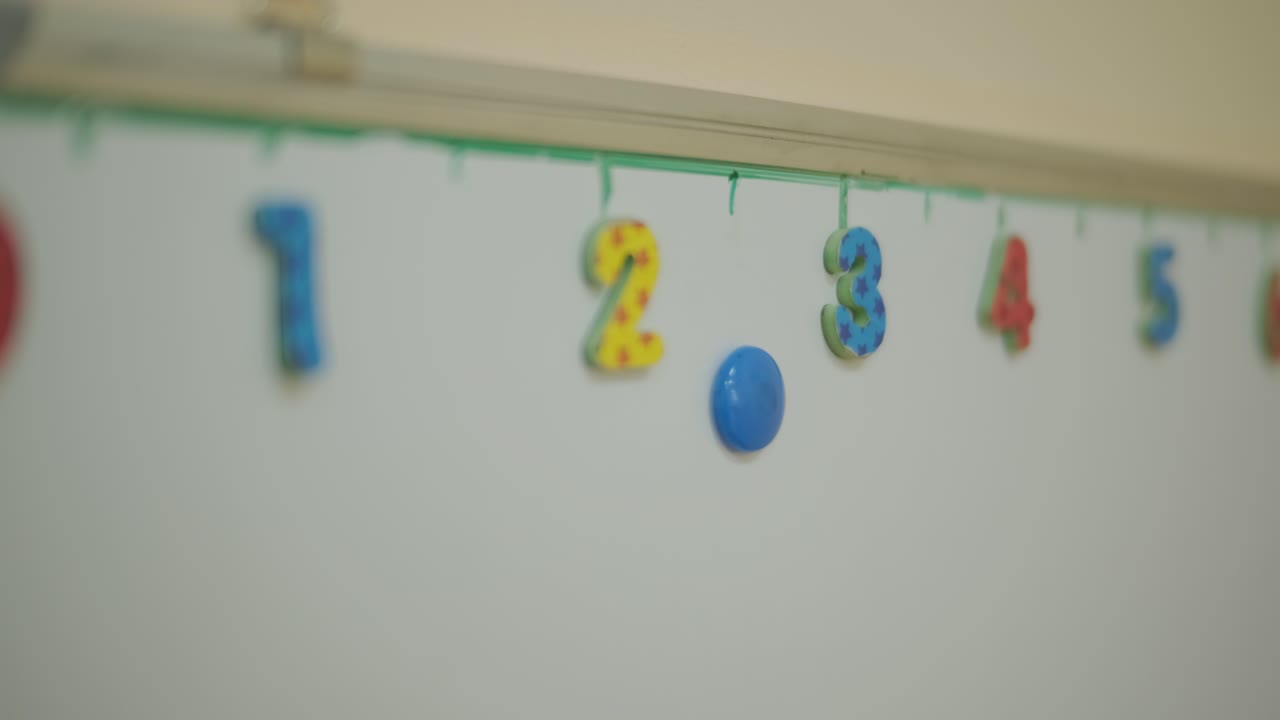 lección de preparación preescolar en el centro de aprendizaje