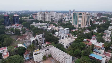video aéreo de bengaluru es la capital del estado sureño de karnataka en la india.