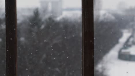 Winter-atmosphere,-snow-slowmotion